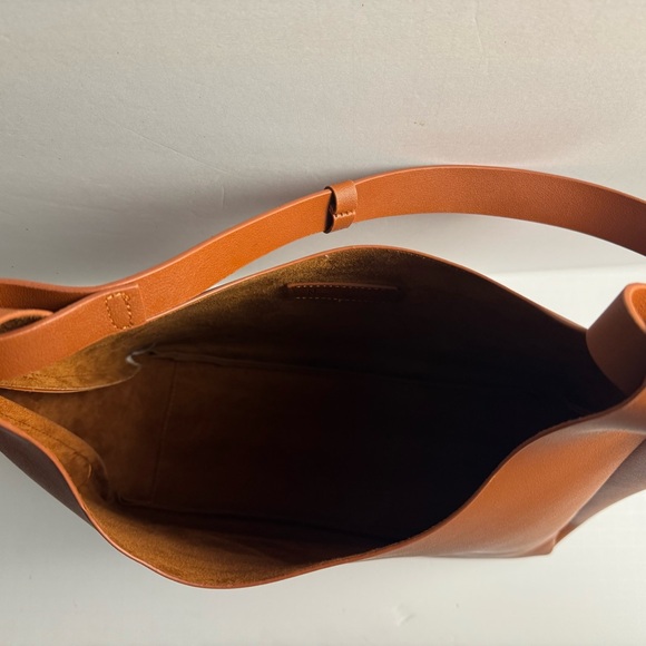 Neiman Marcus Minimalist Brown Leather Shoulder Bag - Picture 5 of 11